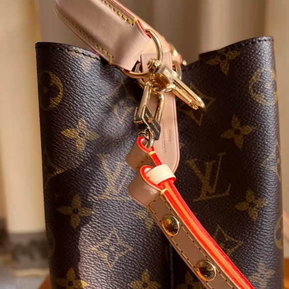 Louis Vuitton Néonoé BB - Picture 6 of 11